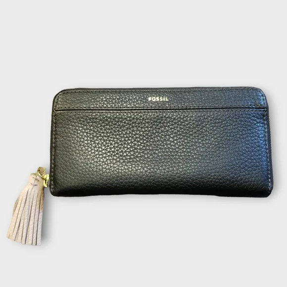 Fossil tara clutch 2025